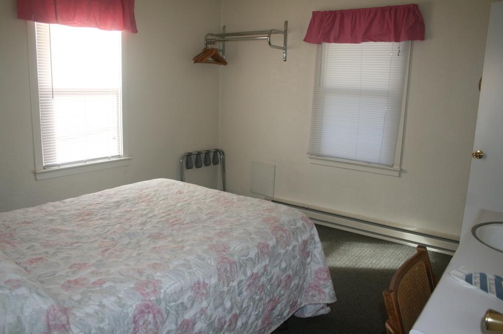 Jnr Hotel Cedarville Room photo