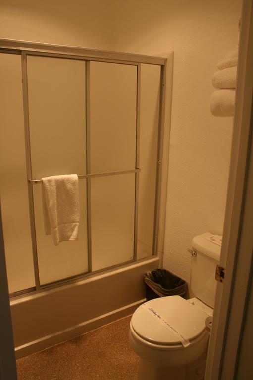 Jnr Hotel Cedarville Room photo