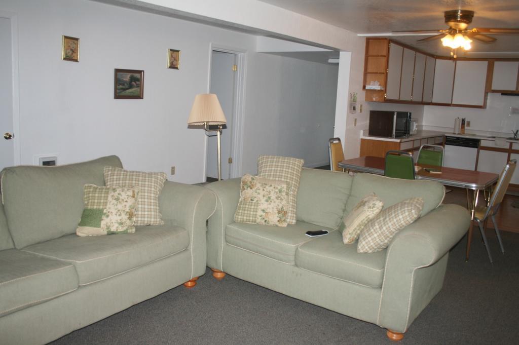 Jnr Hotel Cedarville Room photo