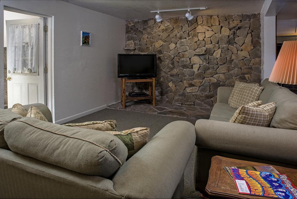 Jnr Hotel Cedarville Room photo